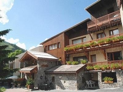 Chalet-Hotel Alpage & Spa Vars  Exterior photo